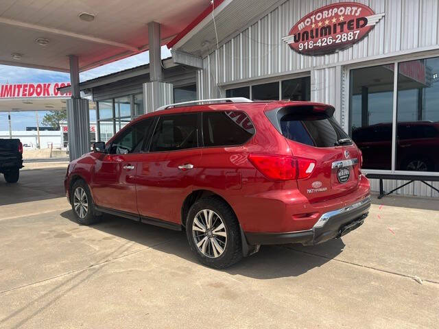 2017 Nissan Pathfinder SL