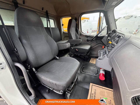 2020 Freightliner M2 106