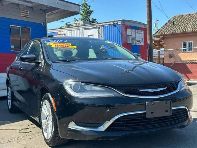 2015 Chrysler 200 Limited's photo