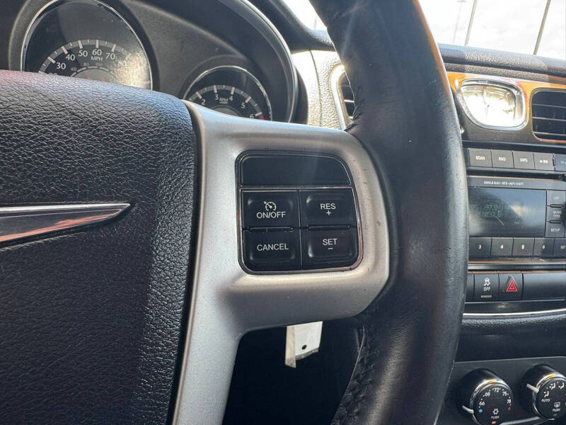 2013 Chrysler 200 Touring