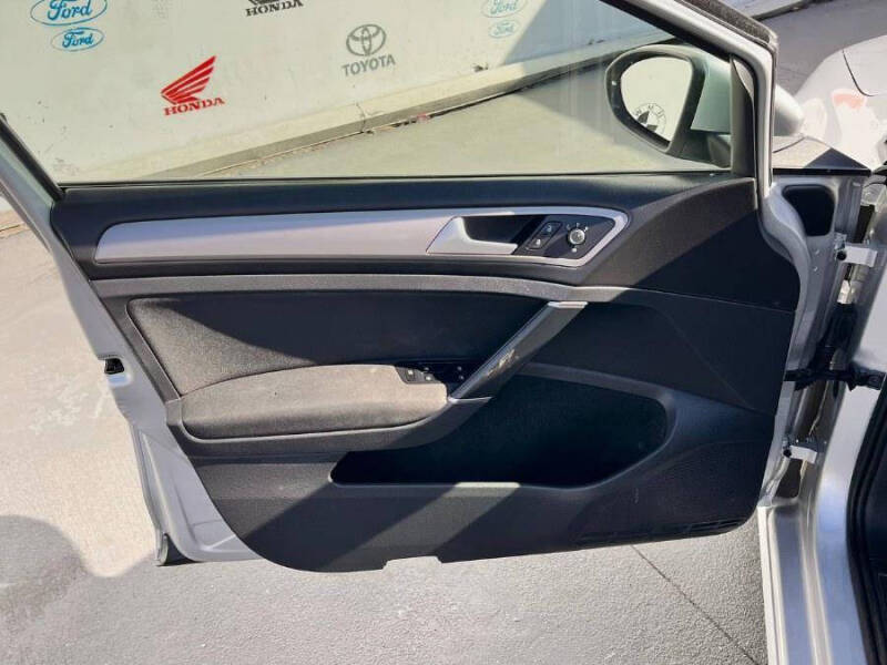 2016 Volkswagen e-Golf SE