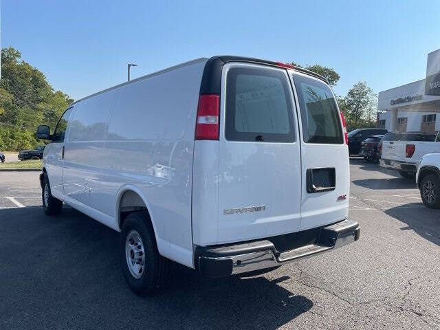 2025 GMC Savana 2500