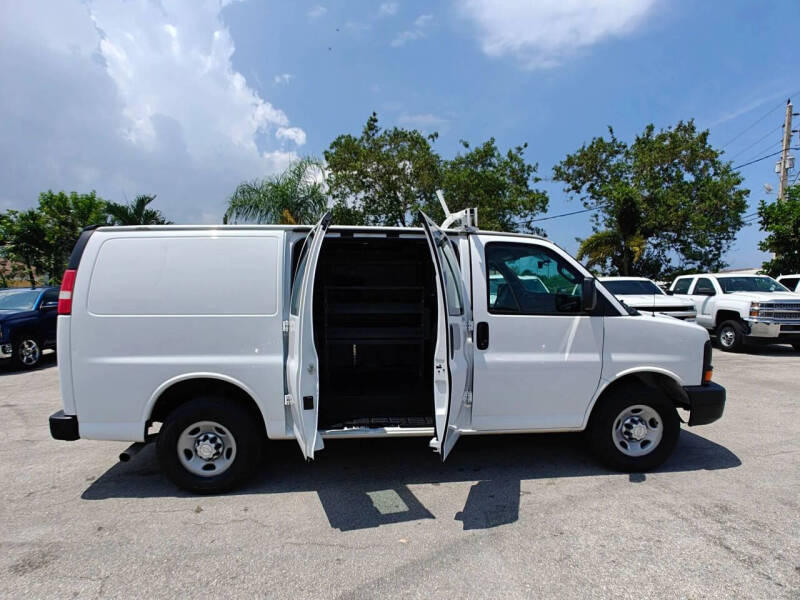 2017 Chevrolet Express 2500