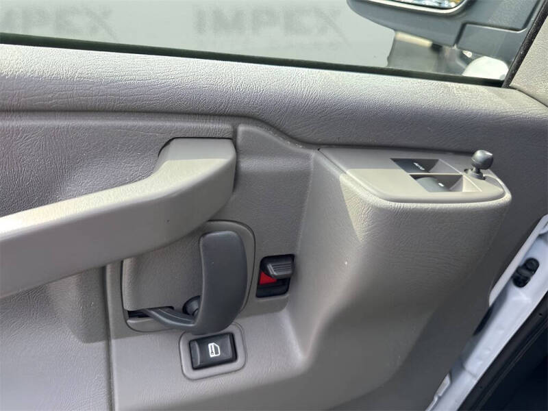 2023 Chevrolet Express 2500