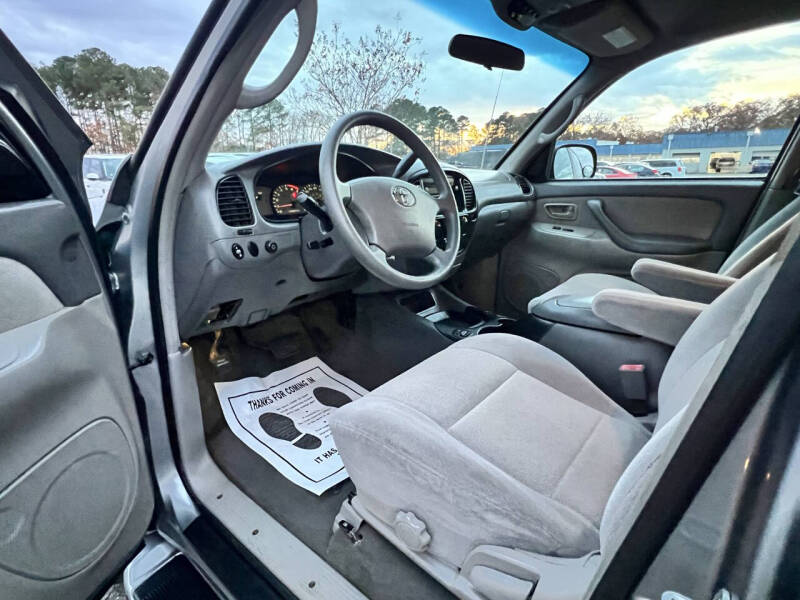 2003 Toyota Sequoia SR5