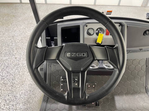 2025 E-Z-GO Express S4 Gas