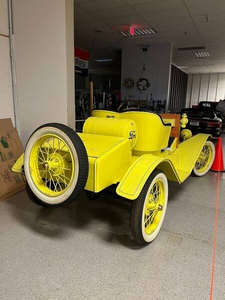 1922 Ford E-100