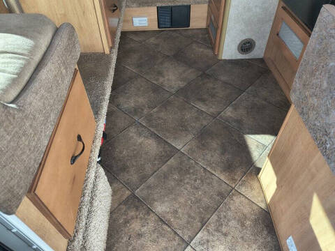 2015 Adventurer 86SBS