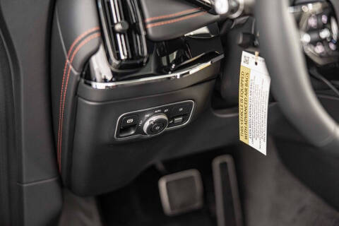 2026 Aston Martin DBX 707