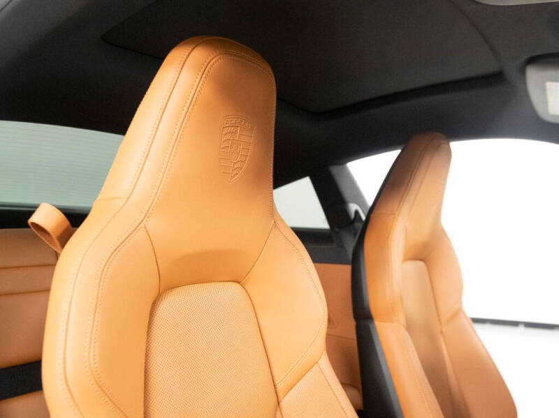 2025 Porsche 911 Carrera