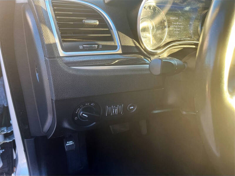 2021 Chrysler 300 Touring