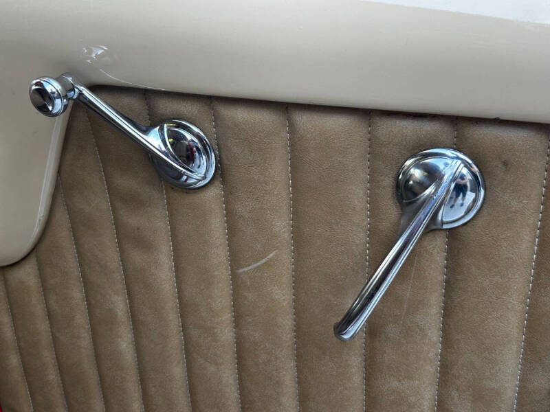 1949 Oldsmobile Futuramic 76