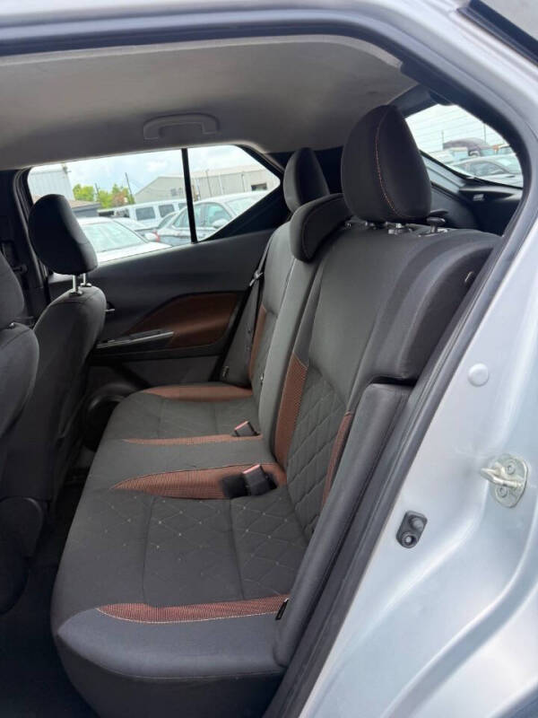 2020 Nissan Kicks SR