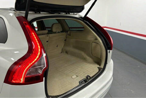 2016 Volvo XC60 T5 Drive-E Premier