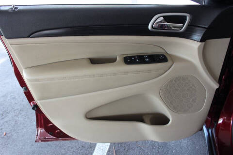 2020 Jeep Grand Cherokee Laredo