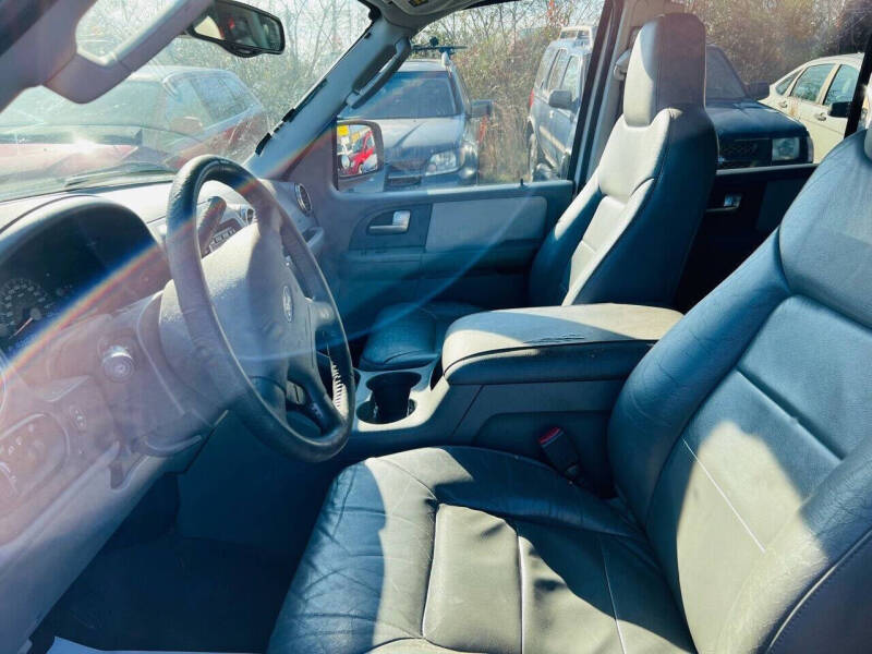 2004 Ford Expedition XLT