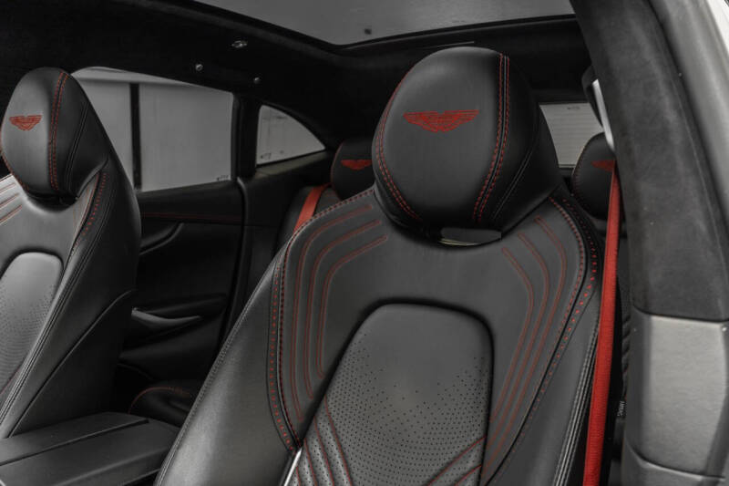 2021 Aston Martin DBX