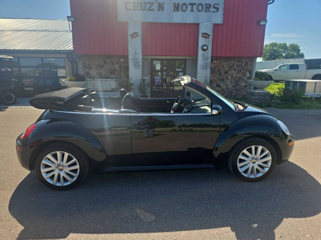 2008 Volkswagen New Beetle Convertible 2