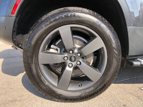 2023 Land Rover Defender 110 SE