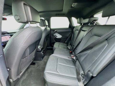 2021 Audi Q3 quattro Premium Plus 40 TFSI