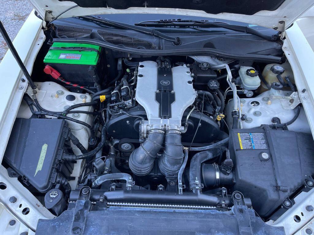 White 2003 Cadillac CTS Base 4dr Sedan 13