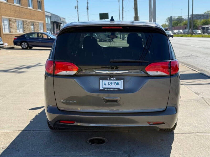 2017 Chrysler Pacifica Touring