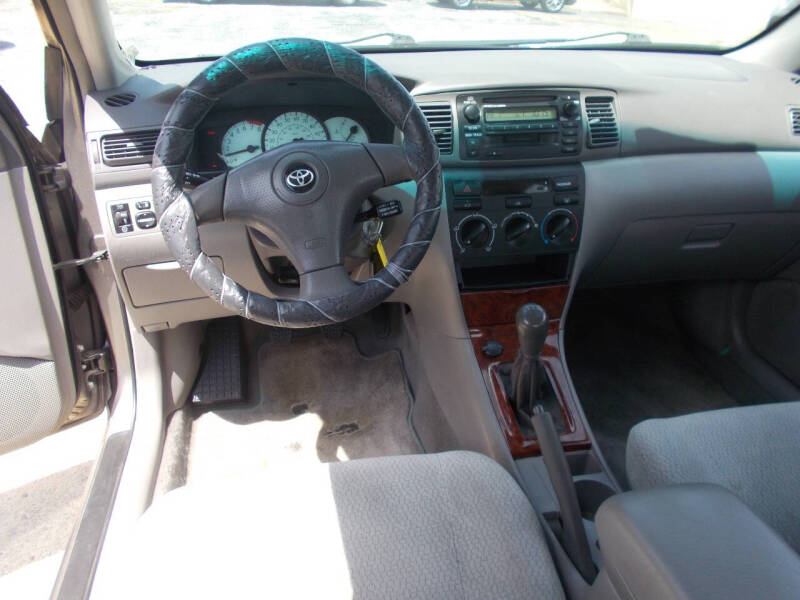2004 Toyota Corolla LE