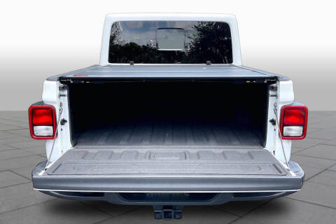 2024 Jeep Gladiator NightHawk