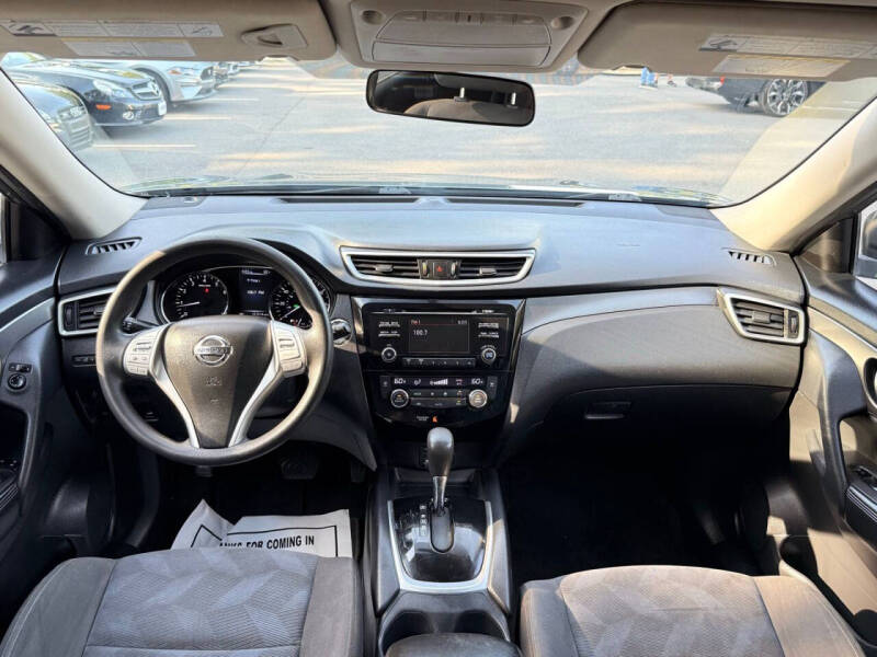 2016 Nissan Rogue SV