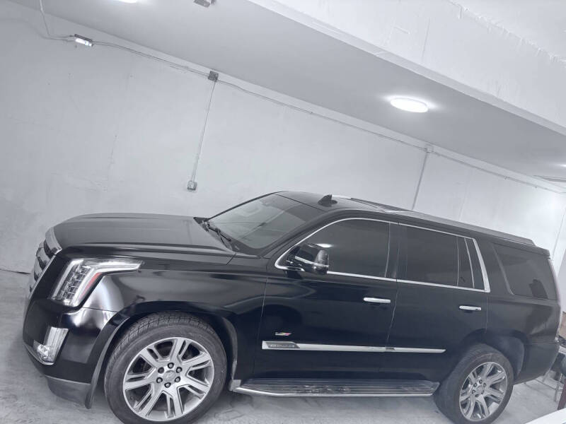 2016 Cadillac Escalade Luxury Collection