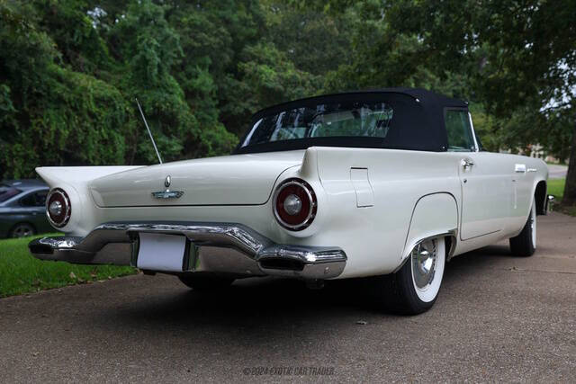 1957 Ford Thunderbird