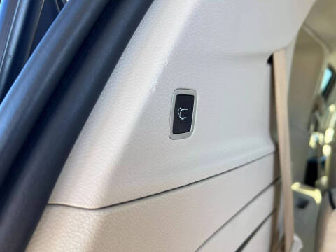 2017 Chrysler Pacifica Hybrid Platinum