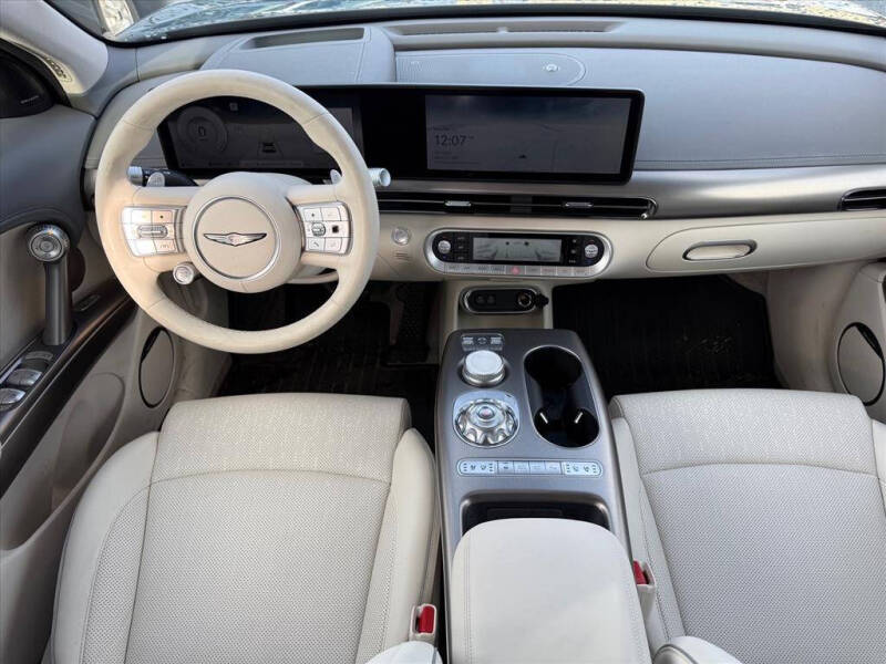 2024 Genesis GV60 Advanced