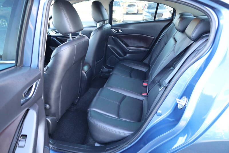 2017 Mazda MAZDA3 Touring