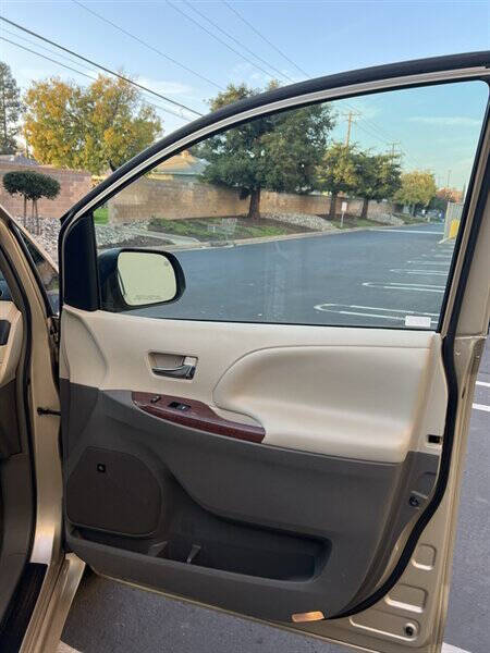 2011 Toyota Sienna Limited 7-Passenger