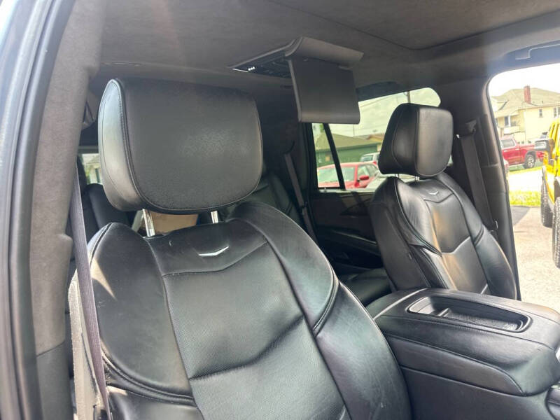 2016 Cadillac Escalade Platinum