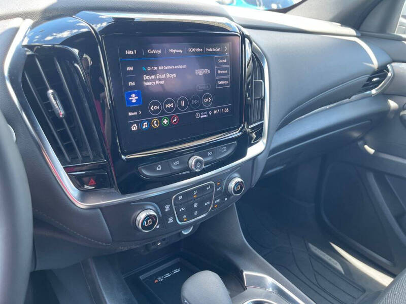 2023 Chevrolet Traverse LT Cloth