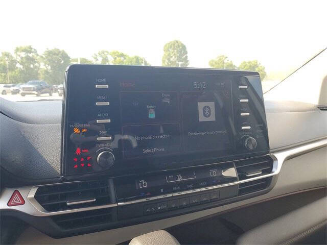 2022 Toyota Sienna LE 8-Passenger