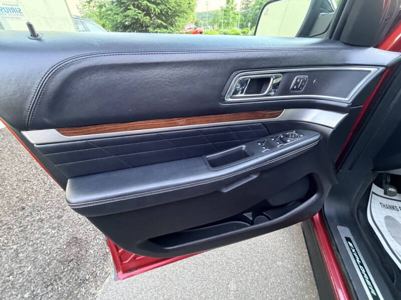2017 Ford Explorer Platinum