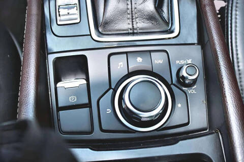 2018 Mazda MAZDA3 Touring