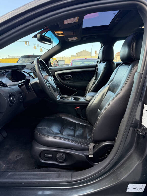 2018 Ford Taurus SEL