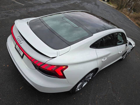 2022 Audi e-tron GT quattro Premium Plus