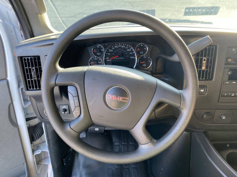 2025 GMC Savana 2500