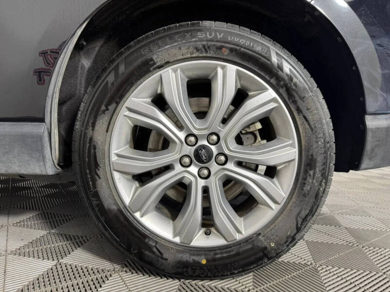 2023 Ford Edge Titanium