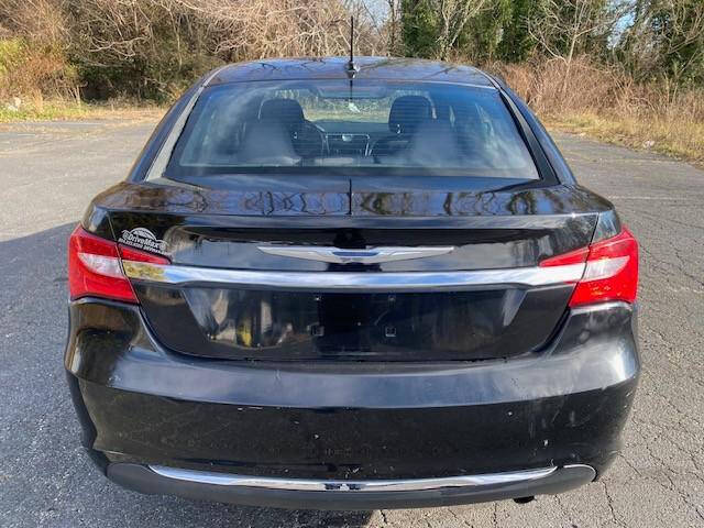 2013 Chrysler 200 LX