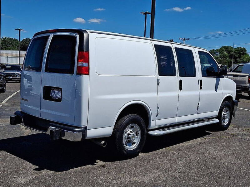 2024 Chevrolet Express 2500