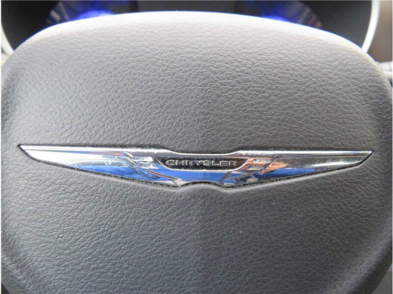 2022 Chrysler Voyager LX