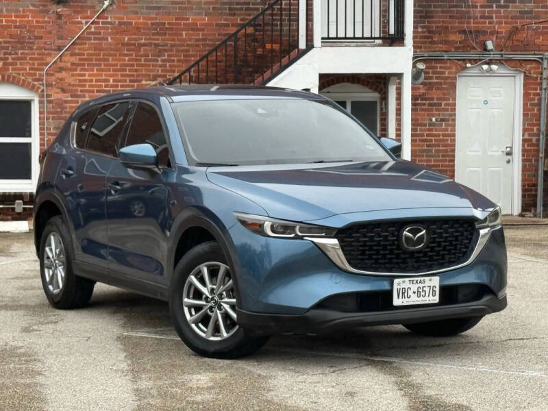 2022 Mazda CX-5 S Preferred package's photo