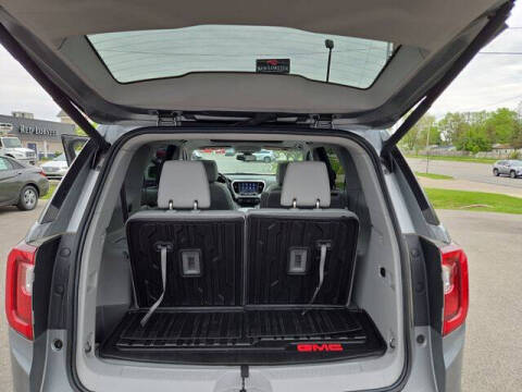 2023 GMC Acadia SLT
