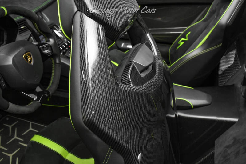 2016 Lamborghini Aventador LP 750-4 SV